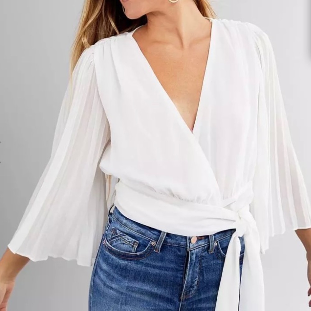 NWT White cropped blouse